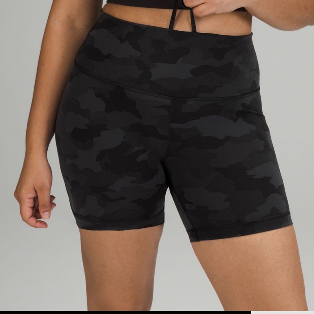 Lululemon Wonder Train Camo shorts 6” size 4